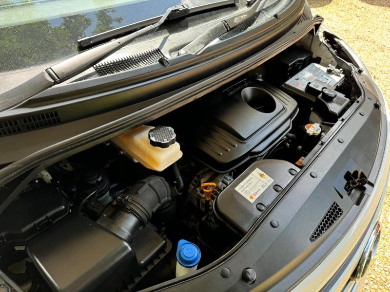 HYUNDAI I800