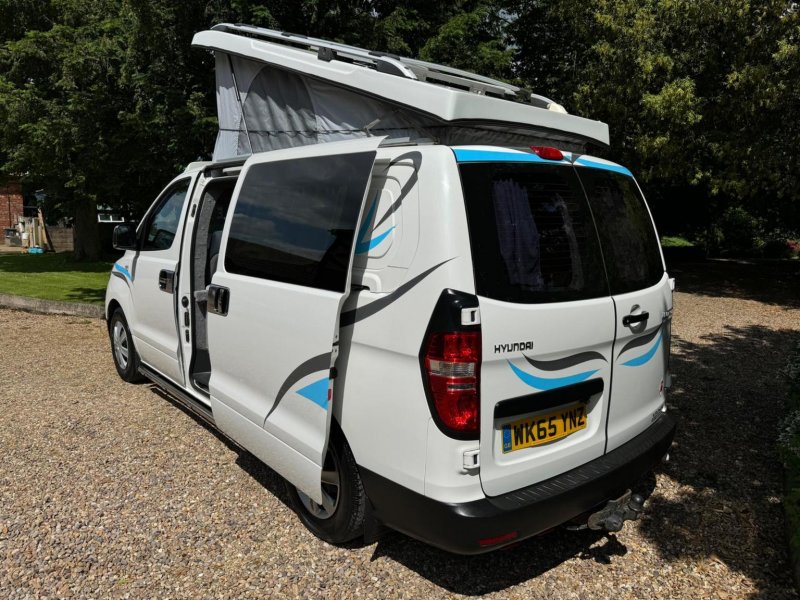 HYUNDAI I800