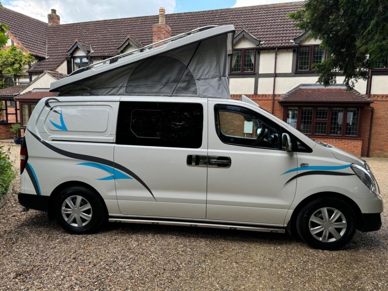 HYUNDAI I800