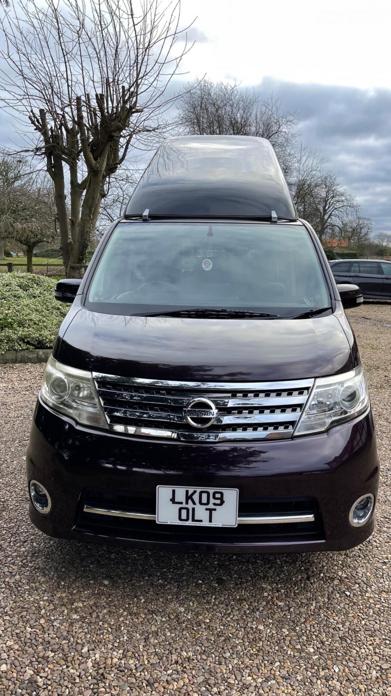 NISSAN SERENA