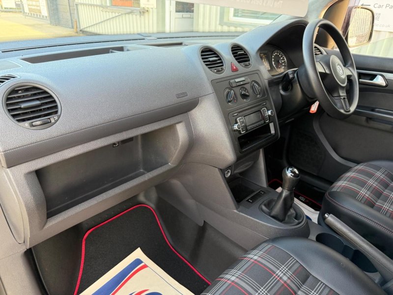 VOLKSWAGEN CADDY