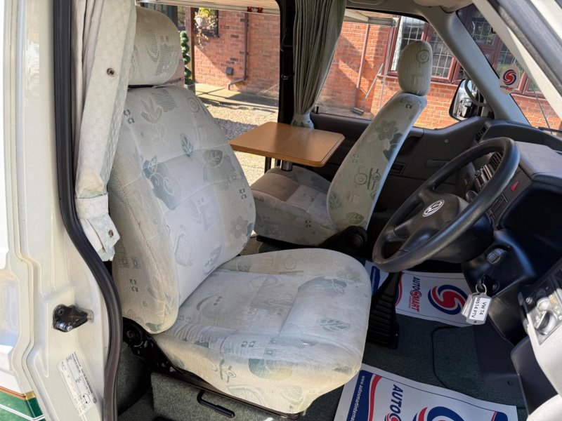 VOLKSWAGEN CAMPERVAN