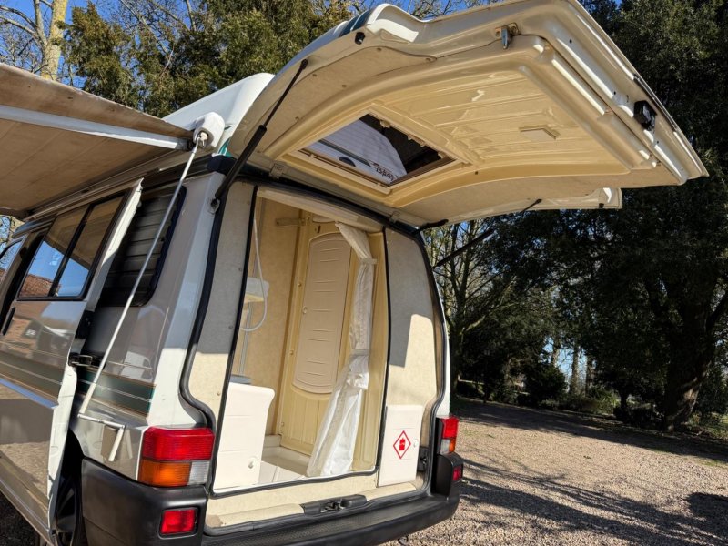 VOLKSWAGEN CAMPERVAN
