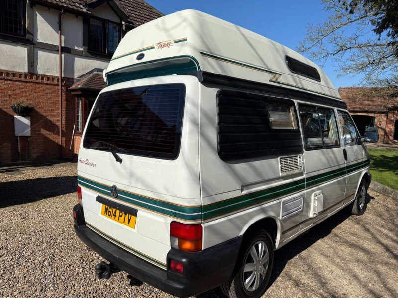 VOLKSWAGEN CAMPERVAN
