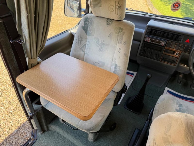 VOLKSWAGEN CAMPERVAN