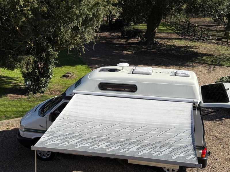 VOLKSWAGEN CAMPERVAN