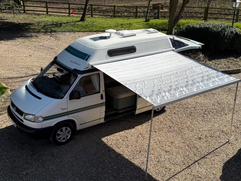 VOLKSWAGEN CAMPERVAN