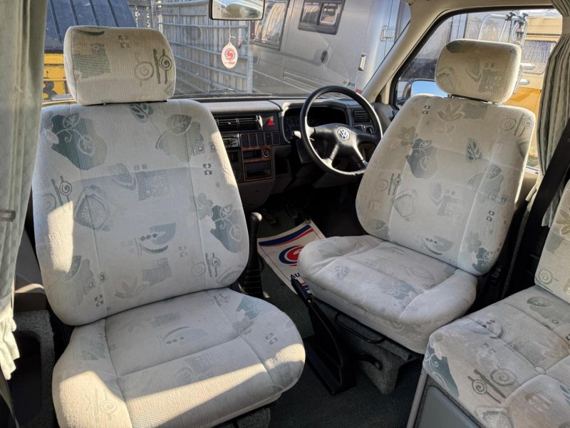 VOLKSWAGEN CAMPERVAN