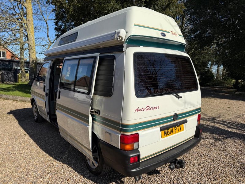 VOLKSWAGEN CAMPERVAN