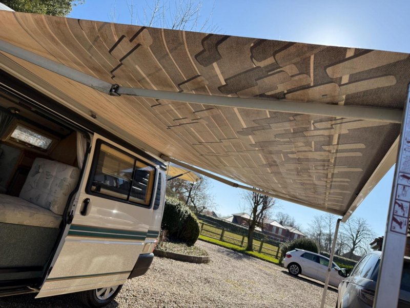 VOLKSWAGEN CAMPERVAN