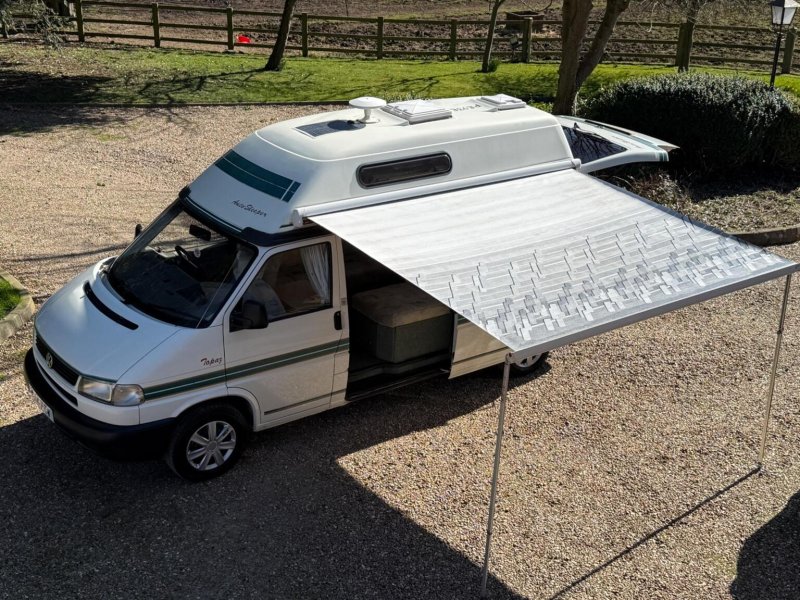 VOLKSWAGEN CAMPERVAN