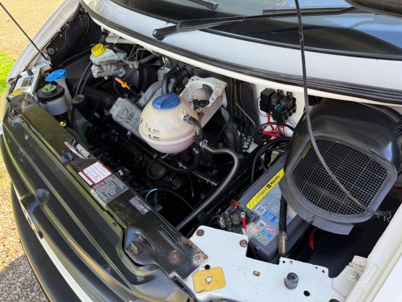 VOLKSWAGEN CAMPERVAN