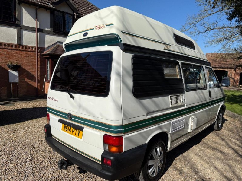 VOLKSWAGEN CAMPERVAN