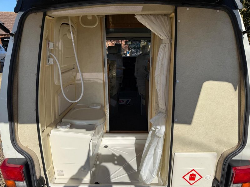 VOLKSWAGEN CAMPERVAN