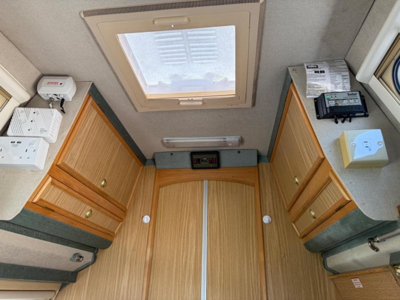 VOLKSWAGEN CAMPERVAN