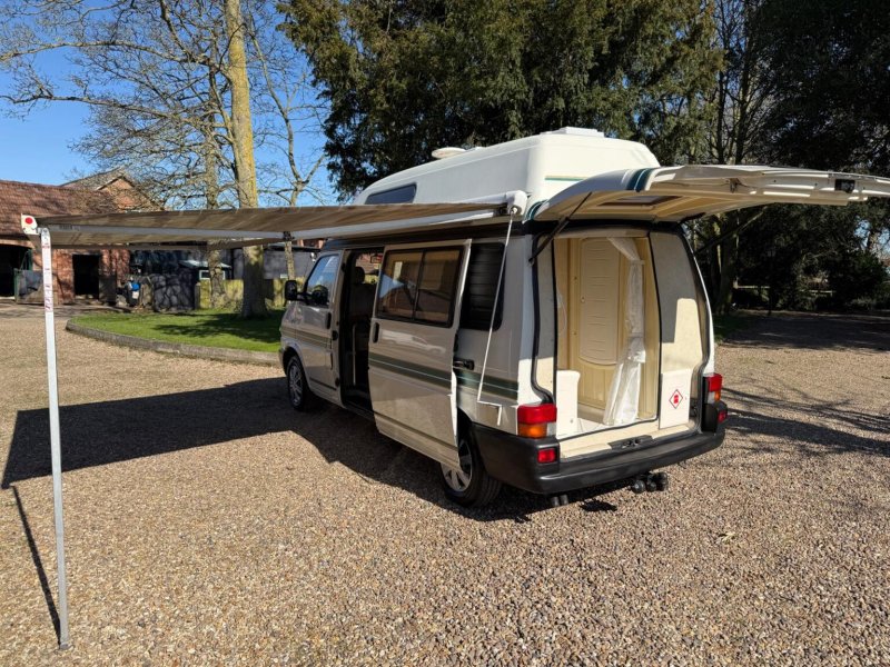 VOLKSWAGEN CAMPERVAN