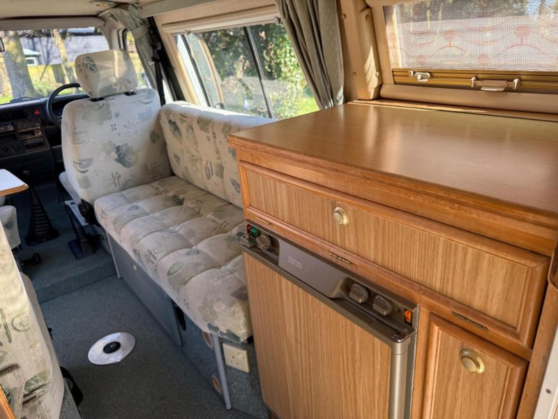 VOLKSWAGEN CAMPERVAN