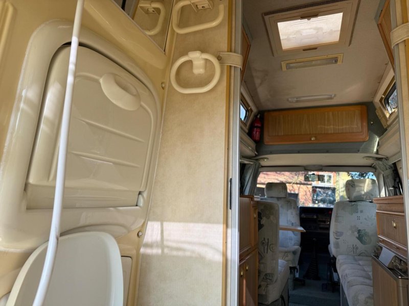VOLKSWAGEN CAMPERVAN
