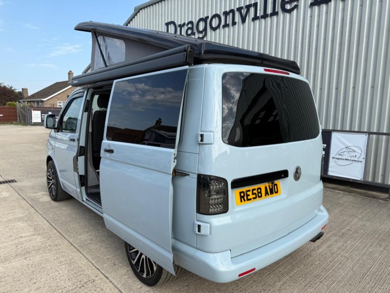 VOLKSWAGEN CAMPERVAN