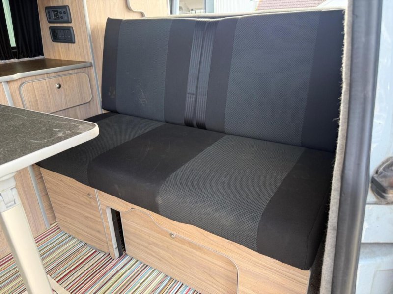 VOLKSWAGEN CAMPERVAN