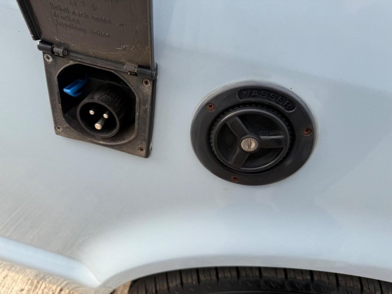 VOLKSWAGEN CAMPERVAN