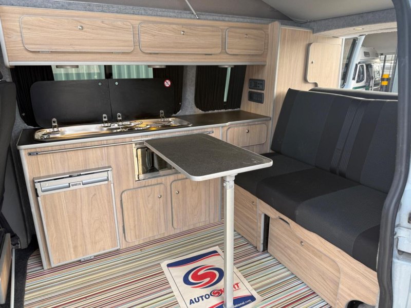 VOLKSWAGEN CAMPERVAN