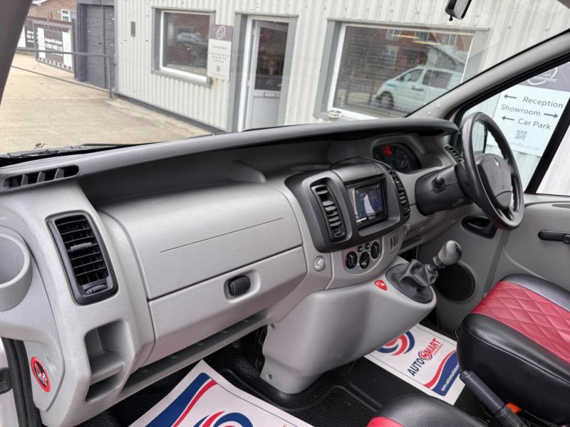 RENAULT TRAFIC