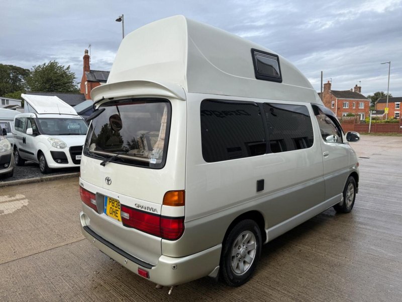 TOYOTA GRANVIA