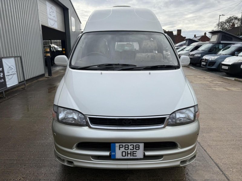 TOYOTA GRANVIA