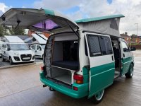VOLKSWAGEN CAMPERVAN