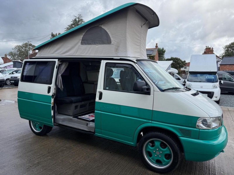 VOLKSWAGEN CAMPERVAN