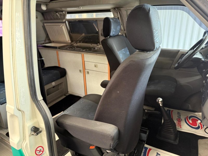 VOLKSWAGEN CAMPERVAN
