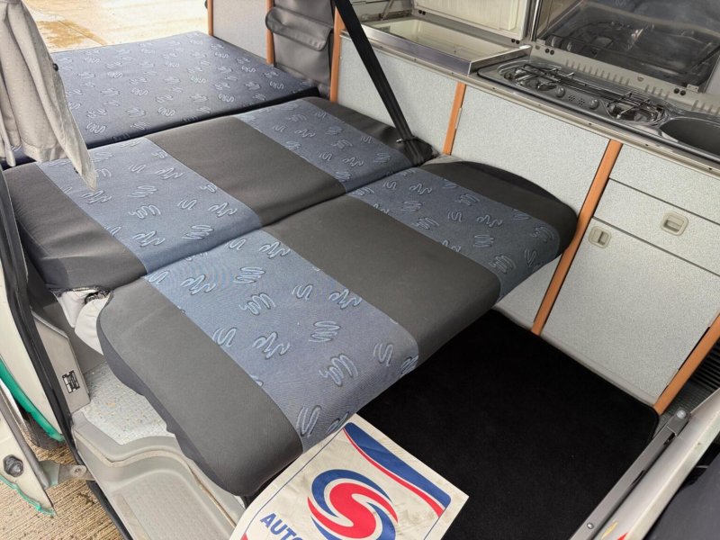 VOLKSWAGEN CAMPERVAN
