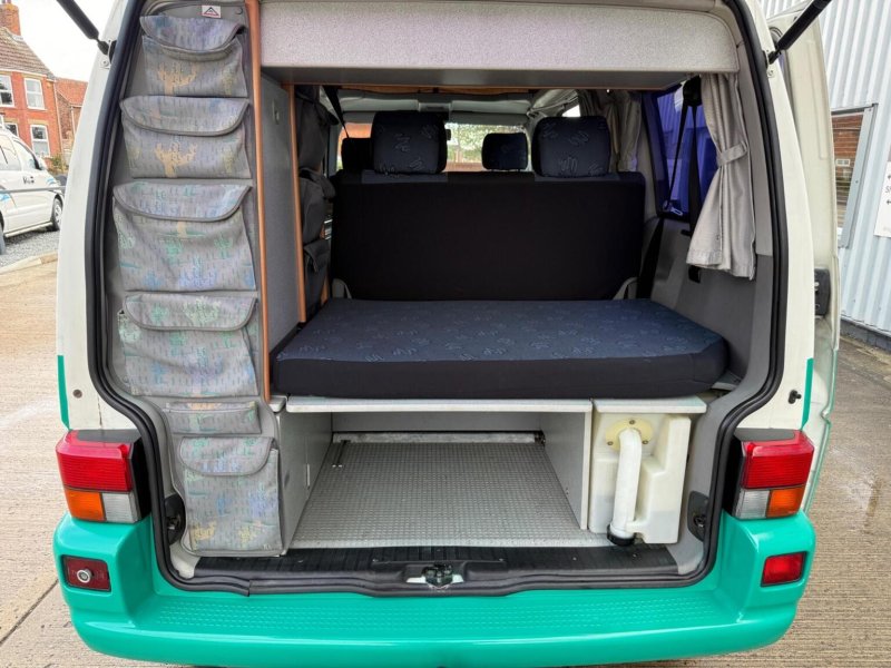 VOLKSWAGEN CAMPERVAN