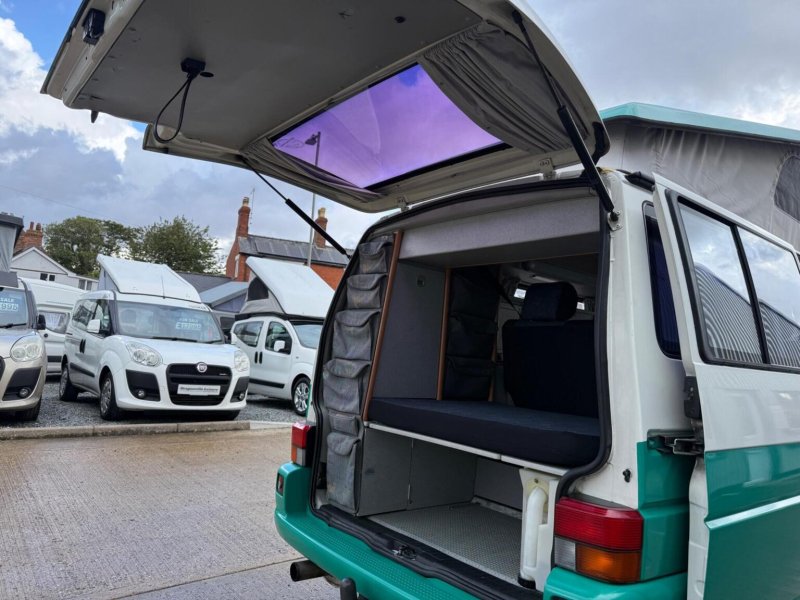 VOLKSWAGEN CAMPERVAN