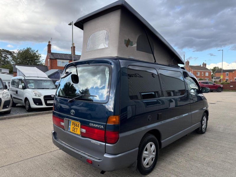 TOYOTA GRANVIA