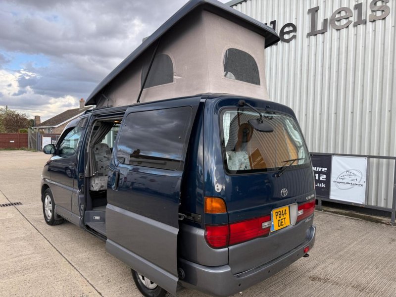 TOYOTA GRANVIA