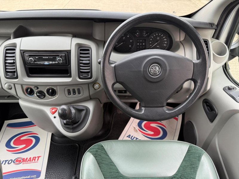 VAUXHALL VIVARO